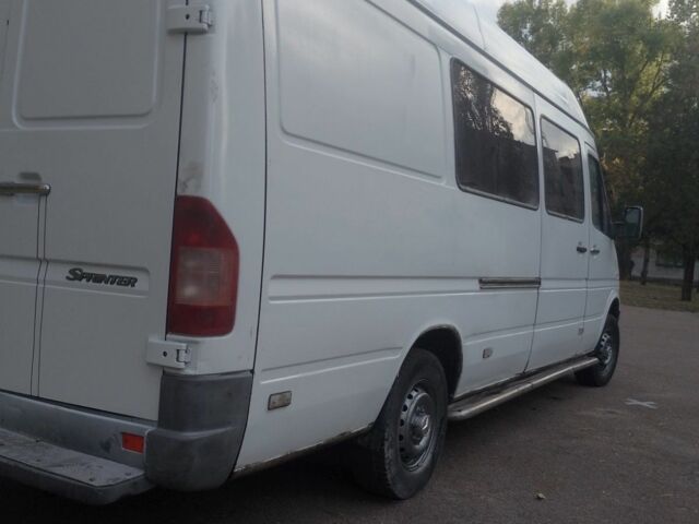Белый Мерседес Sprinter, объемом двигателя 2.9 л и пробегом 925 тыс. км за 8000 $, фото 3 на Automoto.ua