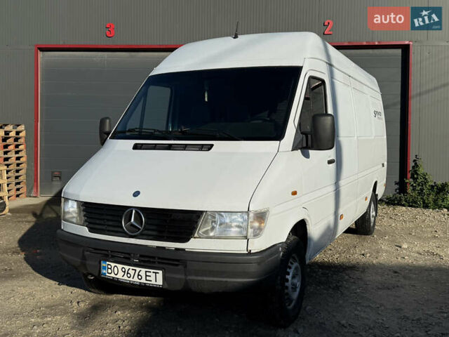Белый Мерседес Sprinter, объемом двигателя 2.9 л и пробегом 30 тыс. км за 9699 $, фото 1 на Automoto.ua