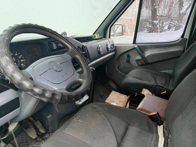 Белый Мерседес Sprinter, объемом двигателя 2.87 л и пробегом 500 тыс. км за 6500 $, фото 4 на Automoto.ua