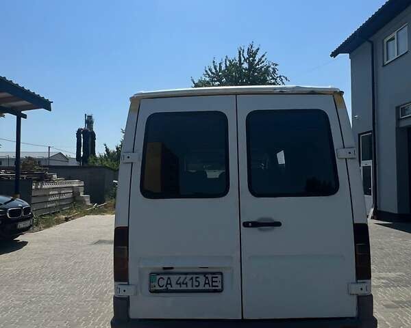 Белый Мерседес Sprinter, объемом двигателя 0 л и пробегом 650 тыс. км за 4350 $, фото 2 на Automoto.ua