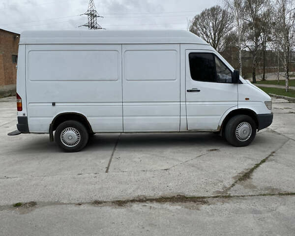 Белый Мерседес Sprinter, объемом двигателя 0 л и пробегом 385 тыс. км за 6700 $, фото 2 на Automoto.ua