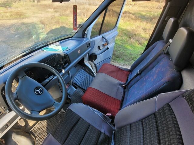 Белый Мерседес Sprinter, объемом двигателя 0 л и пробегом 400 тыс. км за 4500 $, фото 7 на Automoto.ua