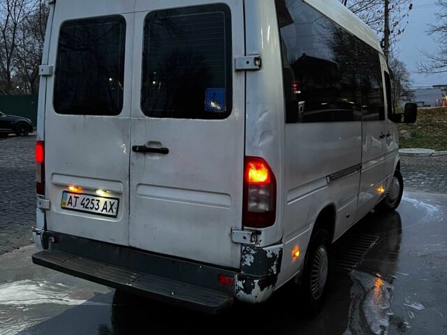 Белый Мерседес Sprinter, объемом двигателя 2.9 л и пробегом 200 тыс. км за 3500 $, фото 9 на Automoto.ua
