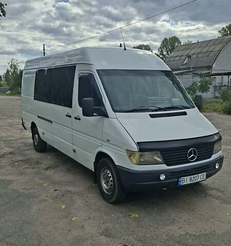 Белый Мерседес Sprinter, объемом двигателя 2.87 л и пробегом 876 тыс. км за 6800 $, фото 3 на Automoto.ua