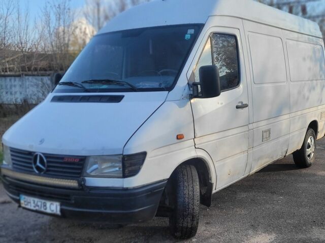 Белый Мерседес Sprinter, объемом двигателя 0 л и пробегом 400 тыс. км за 4500 $, фото 3 на Automoto.ua