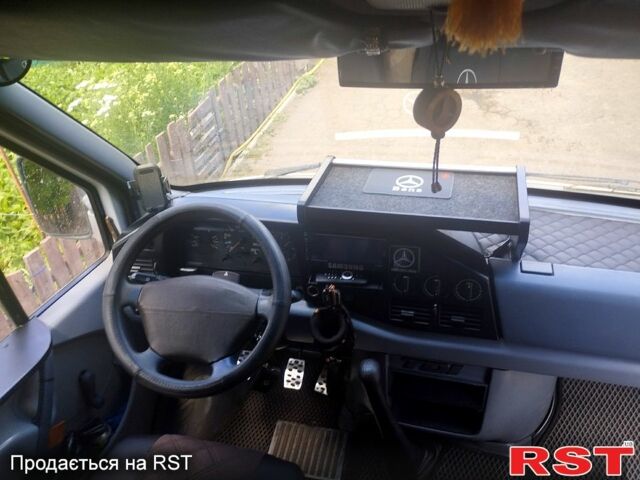 Белый Мерседес Sprinter, объемом двигателя 2.9 л и пробегом 810 тыс. км за 8700 $, фото 9 на Automoto.ua