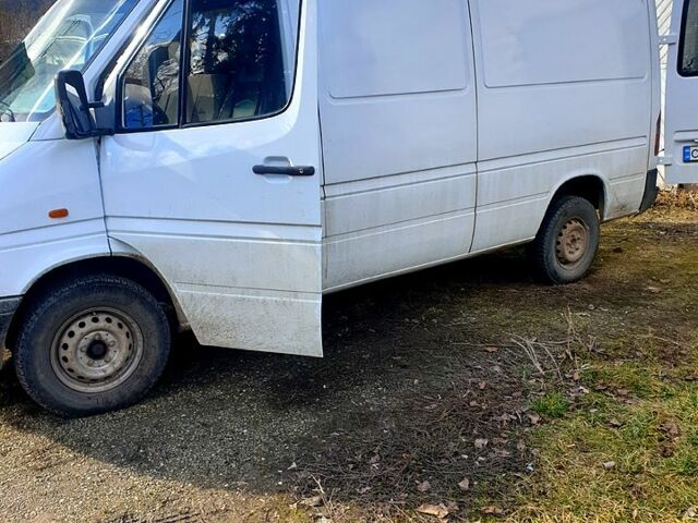 Белый Мерседес Sprinter, объемом двигателя 2.9 л и пробегом 350 тыс. км за 5500 $, фото 3 на Automoto.ua