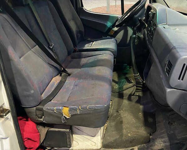 Білий Мерседес Sprinter, об'ємом двигуна 2.9 л та пробігом 750 тис. км за 9000 $, фото 8 на Automoto.ua