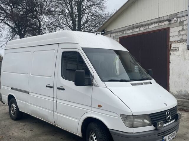 Белый Мерседес Sprinter, объемом двигателя 2.9 л и пробегом 450 тыс. км за 3900 $, фото 1 на Automoto.ua