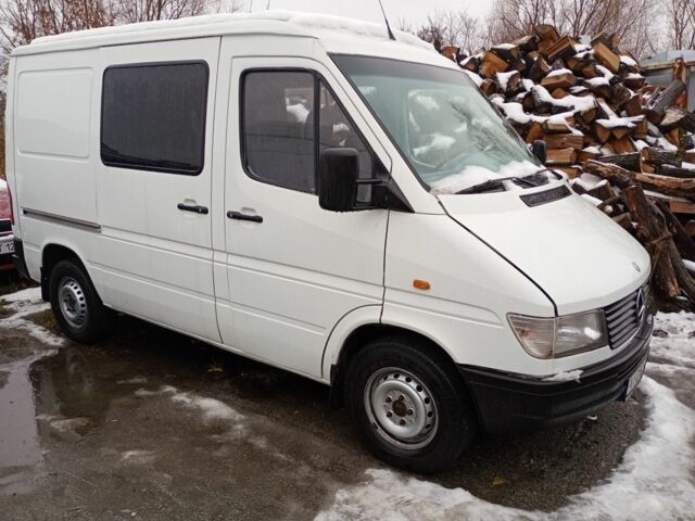 Белый Мерседес Sprinter, объемом двигателя 2.9 л и пробегом 550 тыс. км за 6000 $, фото 4 на Automoto.ua
