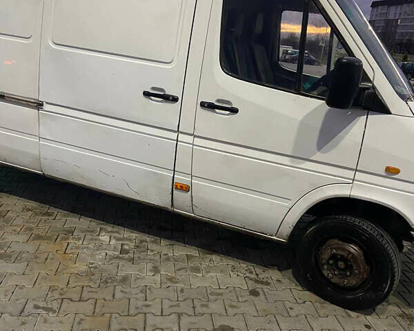 Білий Мерседес Sprinter, об'ємом двигуна 2.9 л та пробігом 750 тис. км за 9000 $, фото 2 на Automoto.ua