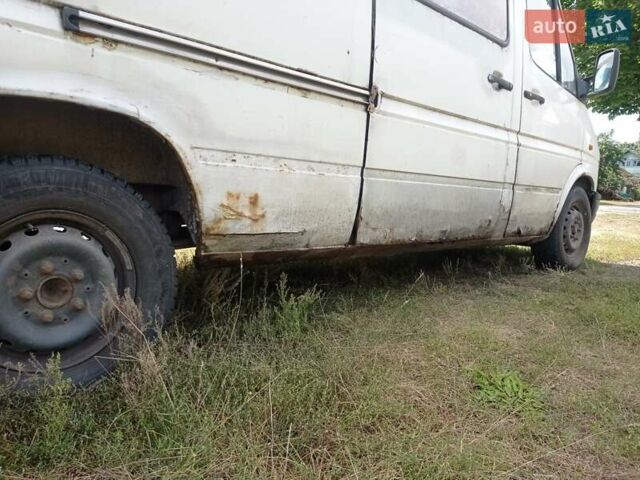 Білий Мерседес Sprinter, об'ємом двигуна 2.3 л та пробігом 641 тис. км за 3500 $, фото 4 на Automoto.ua