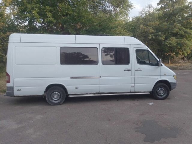 Белый Мерседес Sprinter, объемом двигателя 2.9 л и пробегом 925 тыс. км за 8000 $, фото 1 на Automoto.ua