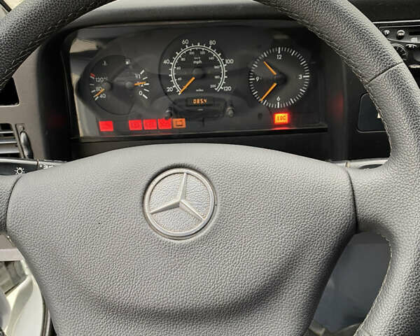 Белый Мерседес Sprinter, объемом двигателя 0 л и пробегом 385 тыс. км за 6700 $, фото 12 на Automoto.ua