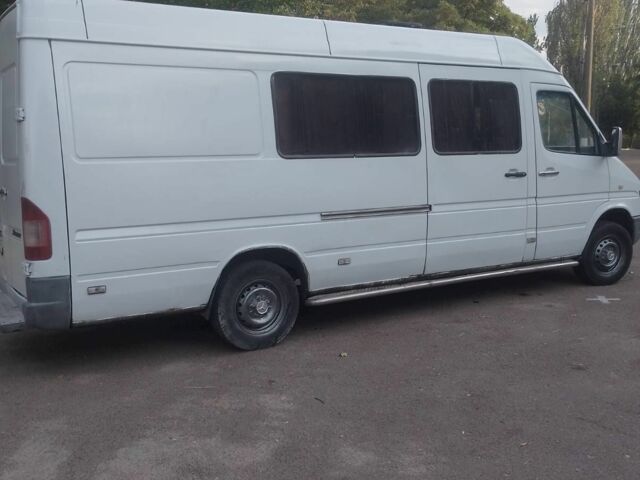 Белый Мерседес Sprinter, объемом двигателя 2.9 л и пробегом 925 тыс. км за 8000 $, фото 2 на Automoto.ua