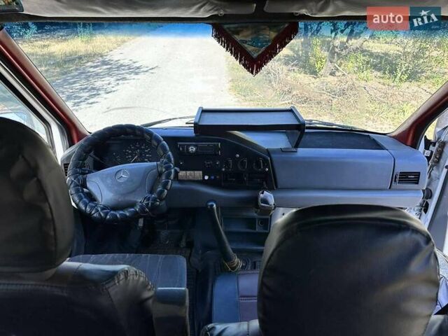 Білий Мерседес Sprinter, об'ємом двигуна 2.87 л та пробігом 830 тис. км за 6000 $, фото 17 на Automoto.ua