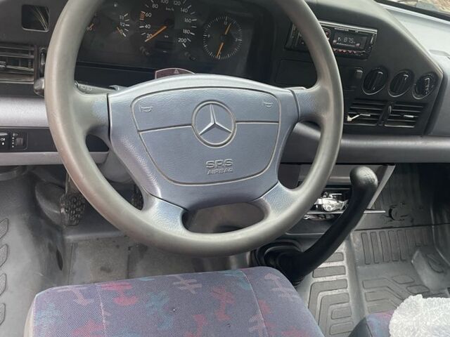 Белый Мерседес Sprinter, объемом двигателя 2.9 л и пробегом 450 тыс. км за 3900 $, фото 5 на Automoto.ua