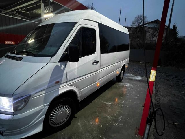 Белый Мерседес Sprinter, объемом двигателя 2.9 л и пробегом 200 тыс. км за 3500 $, фото 2 на Automoto.ua