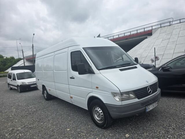 Белый Мерседес Sprinter, объемом двигателя 2.9 л и пробегом 800 тыс. км за 7700 $, фото 2 на Automoto.ua
