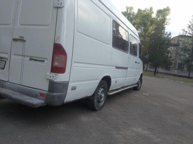 Белый Мерседес Sprinter, объемом двигателя 2.9 л и пробегом 925 тыс. км за 8000 $, фото 5 на Automoto.ua
