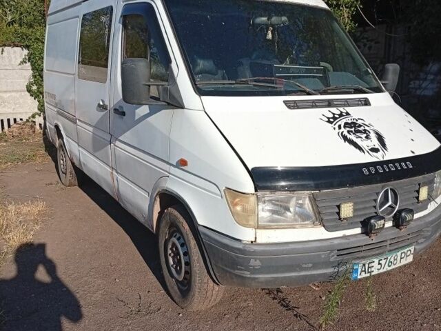 Белый Мерседес Sprinter, объемом двигателя 2.9 л и пробегом 45 тыс. км за 4000 $, фото 2 на Automoto.ua