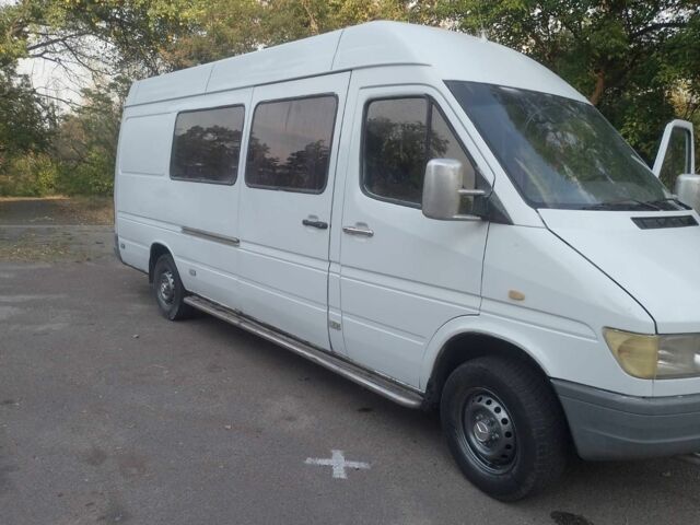 Белый Мерседес Sprinter, объемом двигателя 2.9 л и пробегом 925 тыс. км за 8000 $, фото 7 на Automoto.ua