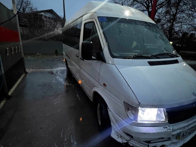 Белый Мерседес Sprinter, объемом двигателя 2.9 л и пробегом 200 тыс. км за 3500 $, фото 3 на Automoto.ua