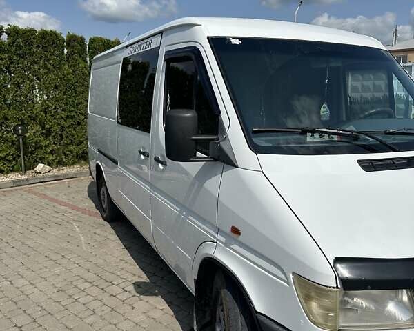 Білий Мерседес Sprinter, об'ємом двигуна 2.87 л та пробігом 507 тис. км за 8000 $, фото 1 на Automoto.ua