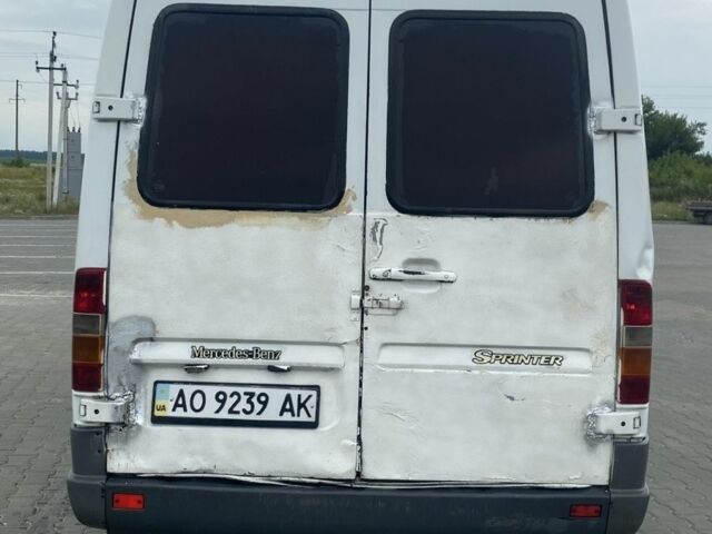Белый Мерседес Sprinter, объемом двигателя 0 л и пробегом 480 тыс. км за 3700 $, фото 3 на Automoto.ua