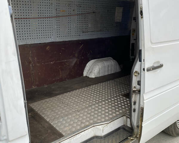 Белый Мерседес Sprinter, объемом двигателя 0 л и пробегом 385 тыс. км за 6700 $, фото 11 на Automoto.ua