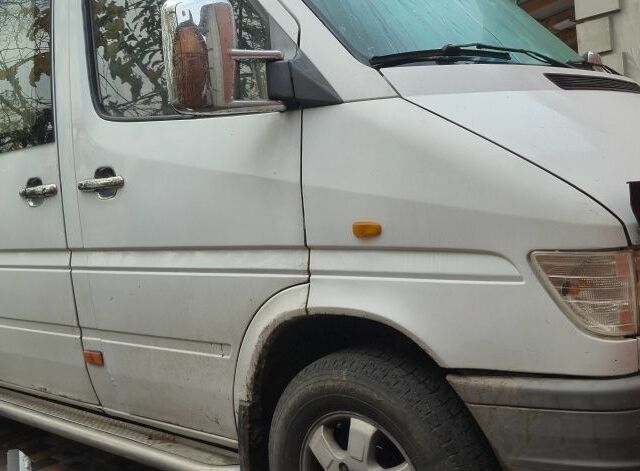 Белый Мерседес Sprinter, объемом двигателя 0 л и пробегом 422 тыс. км за 9000 $, фото 1 на Automoto.ua