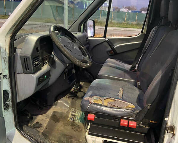 Білий Мерседес Sprinter, об'ємом двигуна 2.9 л та пробігом 750 тис. км за 9000 $, фото 7 на Automoto.ua