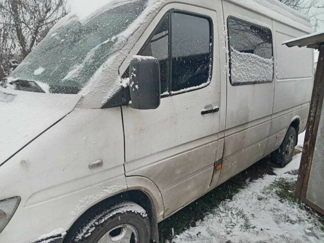 Белый Мерседес Sprinter, объемом двигателя 2.87 л и пробегом 500 тыс. км за 6500 $, фото 2 на Automoto.ua
