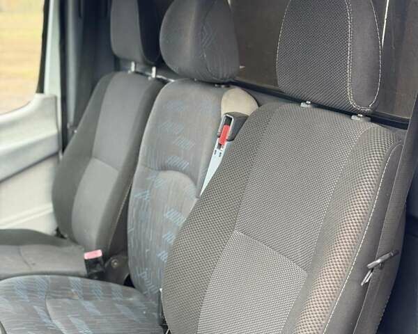 Белый Мерседес Sprinter, объемом двигателя 2.8 л и пробегом 700 тыс. км за 4200 $, фото 11 на Automoto.ua