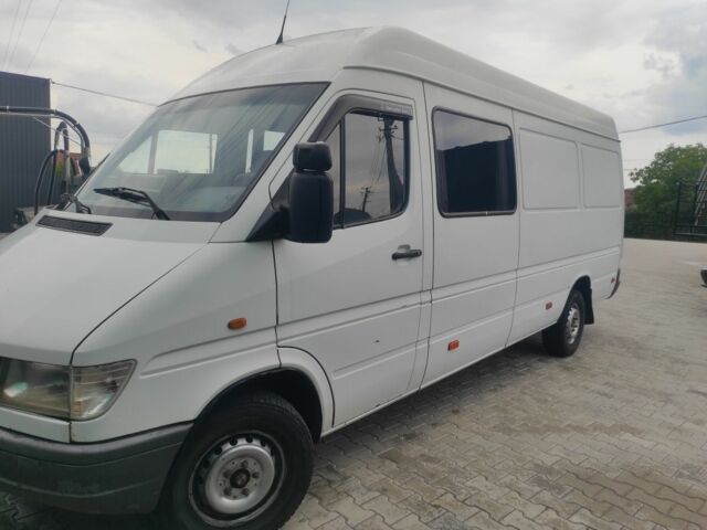 Белый Мерседес Sprinter, объемом двигателя 0 л и пробегом 360 тыс. км за 8300 $, фото 5 на Automoto.ua