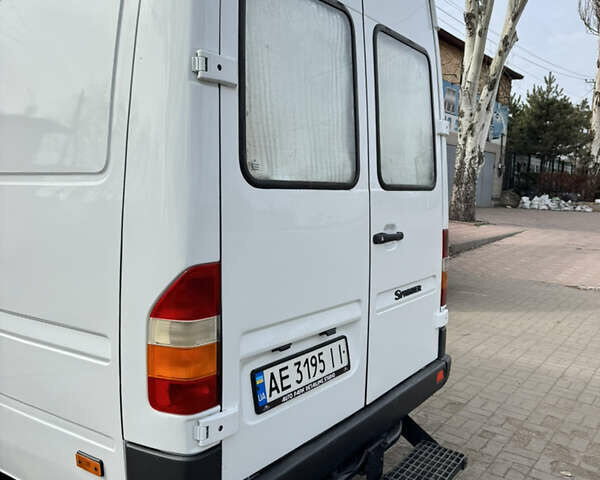 Белый Мерседес Sprinter, объемом двигателя 2.9 л и пробегом 680 тыс. км за 14000 $, фото 18 на Automoto.ua