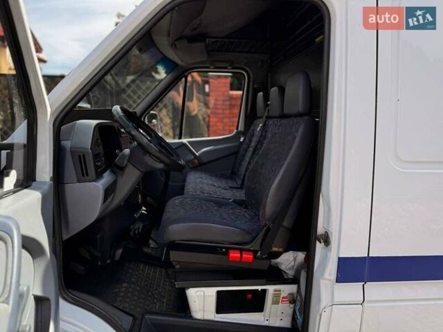 Белый Мерседес Sprinter, объемом двигателя 2.9 л и пробегом 423 тыс. км за 10500 $, фото 3 на Automoto.ua