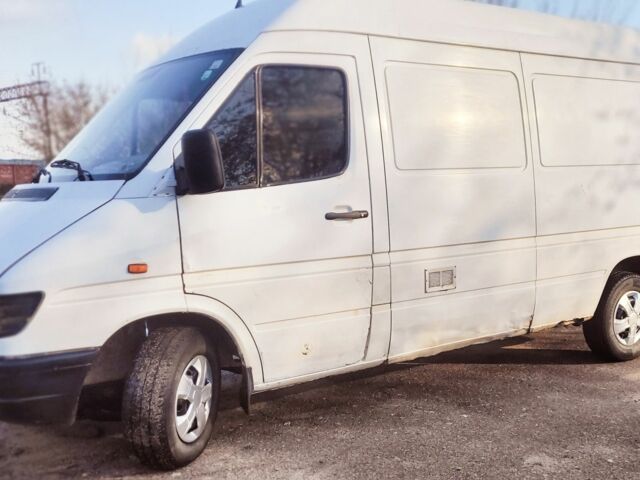 Белый Мерседес Sprinter, объемом двигателя 0 л и пробегом 400 тыс. км за 4500 $, фото 2 на Automoto.ua