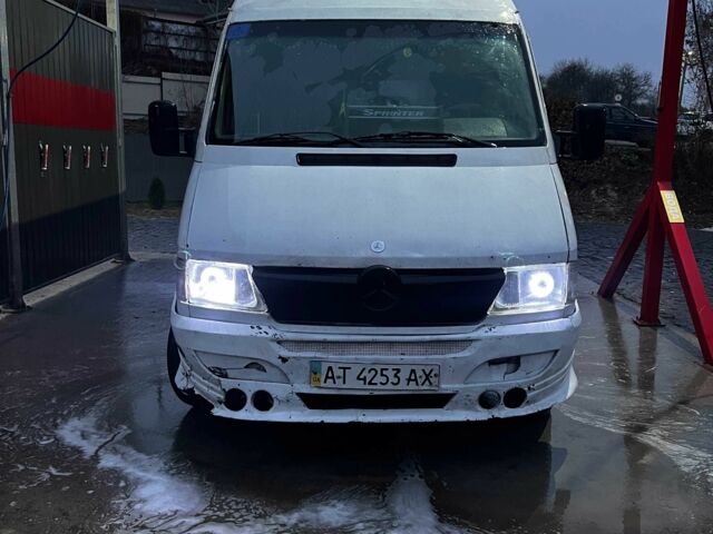 Белый Мерседес Sprinter, объемом двигателя 2.9 л и пробегом 200 тыс. км за 3500 $, фото 1 на Automoto.ua