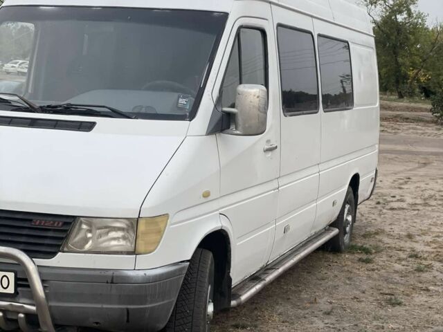Белый Мерседес Sprinter, объемом двигателя 0 л и пробегом 2 тыс. км за 6500 $, фото 7 на Automoto.ua