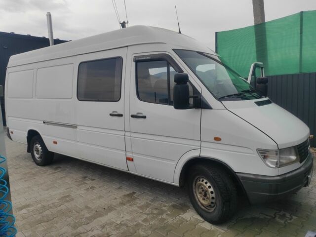 Белый Мерседес Sprinter, объемом двигателя 0 л и пробегом 360 тыс. км за 8300 $, фото 6 на Automoto.ua