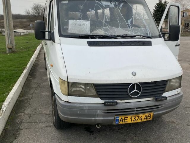 Белый Мерседес Sprinter, объемом двигателя 0 л и пробегом 366 тыс. км за 1350 $, фото 1 на Automoto.ua