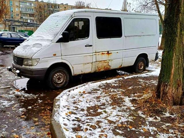 Білий Мерседес Sprinter, об'ємом двигуна 2.9 л та пробігом 0 тис. км за 2000 $, фото 1 на Automoto.ua