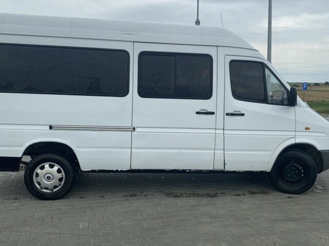 Белый Мерседес Sprinter, объемом двигателя 0 л и пробегом 480 тыс. км за 3700 $, фото 2 на Automoto.ua
