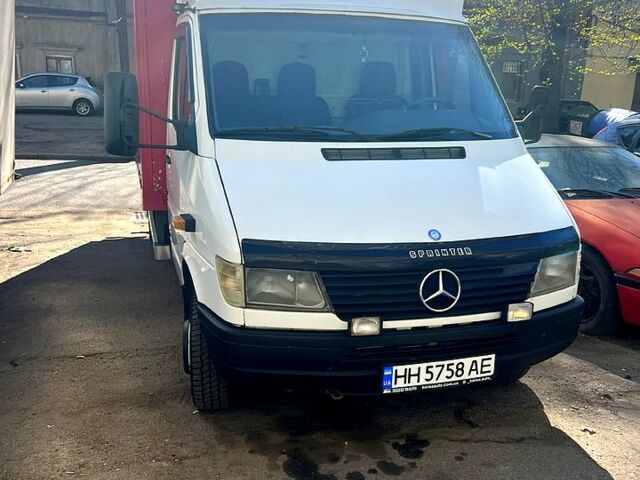 Белый Мерседес Sprinter, объемом двигателя 2.9 л и пробегом 800 тыс. км за 8500 $, фото 2 на Automoto.ua