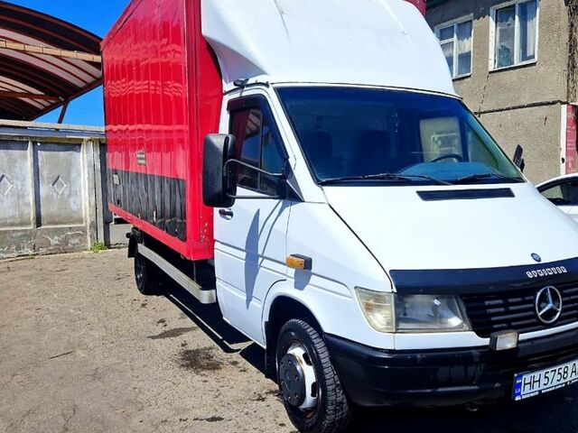 Белый Мерседес Sprinter, объемом двигателя 2.9 л и пробегом 800 тыс. км за 8500 $, фото 4 на Automoto.ua