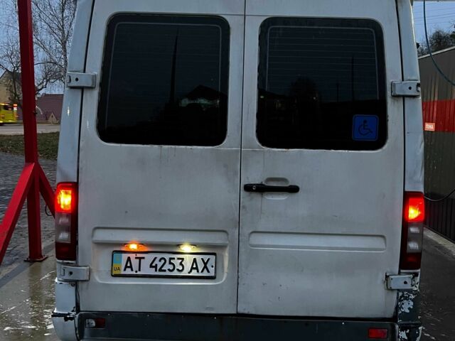 Белый Мерседес Sprinter, объемом двигателя 2.9 л и пробегом 200 тыс. км за 3500 $, фото 7 на Automoto.ua