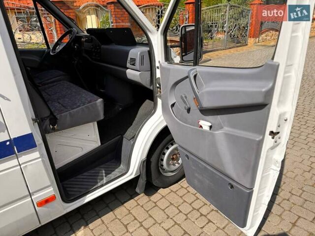 Белый Мерседес Sprinter, объемом двигателя 2.9 л и пробегом 423 тыс. км за 10500 $, фото 7 на Automoto.ua