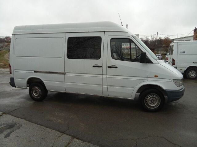 Белый Мерседес Sprinter, объемом двигателя 2.9 л и пробегом 400 тыс. км за 3000 $, фото 8 на Automoto.ua
