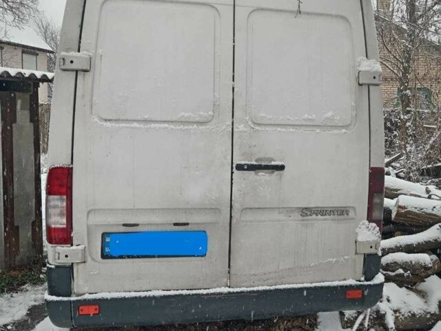 Белый Мерседес Sprinter, объемом двигателя 2.87 л и пробегом 500 тыс. км за 6000 $, фото 4 на Automoto.ua